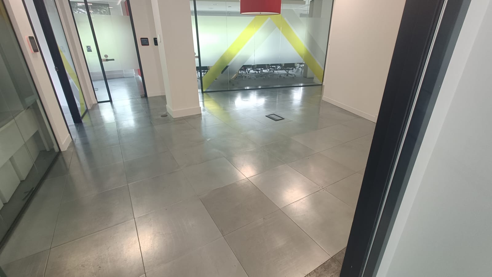 Axis, Luton 